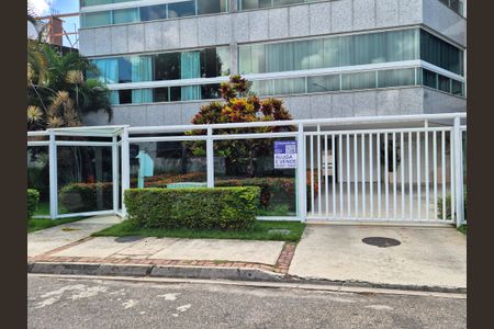 Apartamento à venda com 187m², 3 quartos e 2 vagas Apartamento à venda com 187m², 3 quartos e 2 vagasPlaca