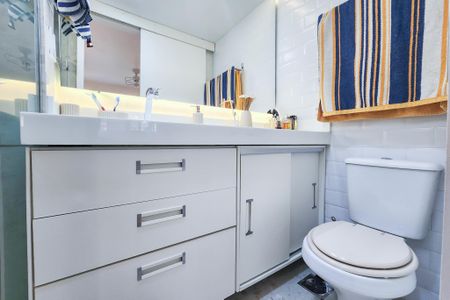 Apartamento à venda com 194m², 3 quartos e 3 vagasBanheiro da Suite 