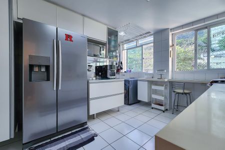 Apartamento à venda com 194m², 3 quartos e 3 vagasCozinha 