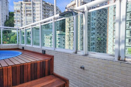 Apartamento à venda com 194m², 3 quartos e 3 vagasÁrea Externa 