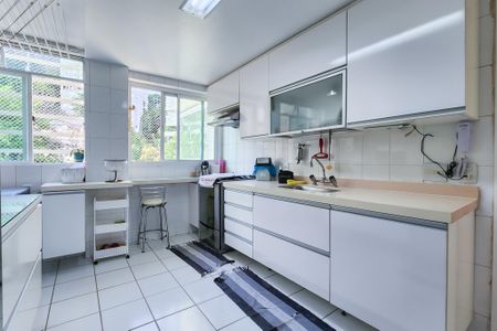 Apartamento à venda com 194m², 3 quartos e 3 vagasCozinha 