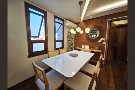 Sala  de apartamento para alugar com 2 quartos, 72m² em Higienópolis, Porto Alegre