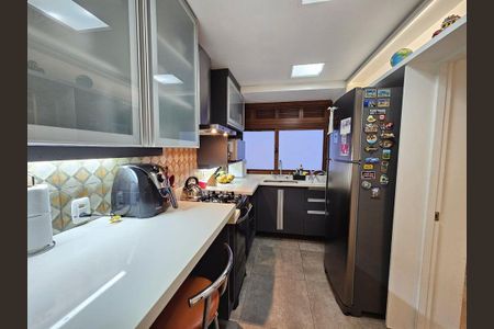 Cozinha  de apartamento para alugar com 2 quartos, 72m² em Higienópolis, Porto Alegre