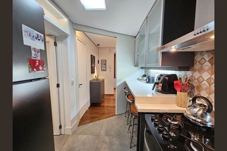 Cozinha  de apartamento para alugar com 2 quartos, 72m² em Higienópolis, Porto Alegre