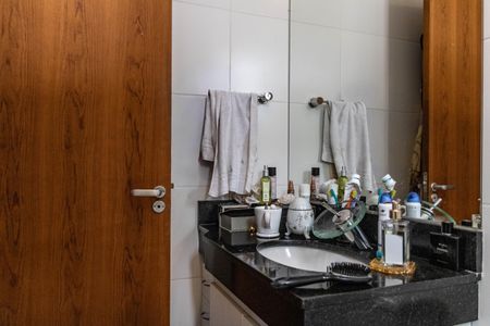 Apartamento à venda com 100m², 3 quartos e 2 vagasBanheiro da Suíte