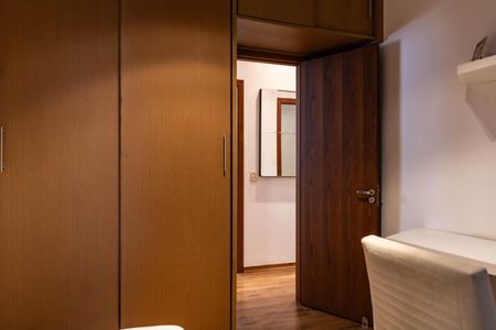 Apartamento à venda com 100m², 3 quartos e 2 vagasQuarto 2