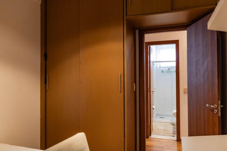 Apartamento à venda com 100m², 3 quartos e 2 vagasQuarto 2