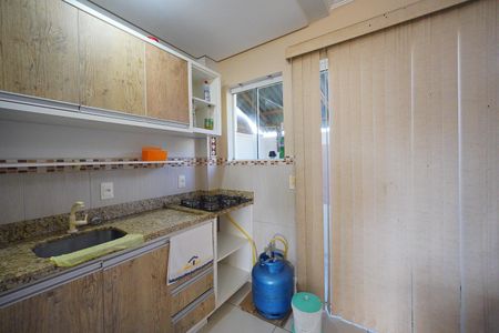 Sala - Cozinha de casa de condomínio para alugar com 2 quartos, 71m² em Ingleses Norte, Florianópolis