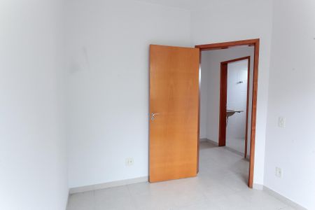 quarto 2 de apartamento à venda com 2 quartos, 53m² em Morro do Confisco, Contagem