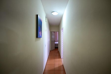Corredor de casa para alugar com 2 quartos, 114m² em Jardim Santa Cecilia, Taboão da Serra