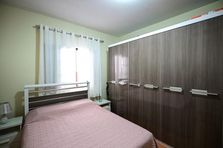 Quarto 1 de casa para alugar com 2 quartos, 114m² em Jardim Santa Cecilia, Taboão da Serra