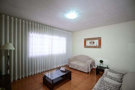Sala de casa para alugar com 2 quartos, 114m² em Jardim Santa Cecilia, Taboão da Serra