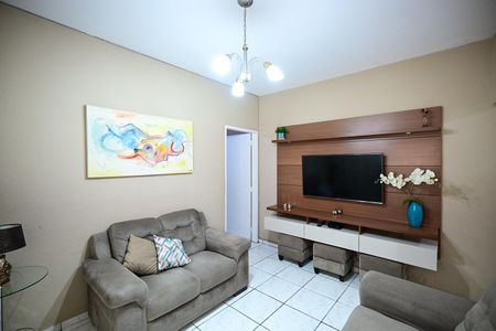 Sala de casa para alugar com 2 quartos, 112m² em Jardim Santa Cecilia, Taboão da Serra