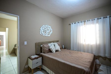 Quarto 1 de casa para alugar com 2 quartos, 112m² em Jardim Santa Cecilia, Taboão da Serra