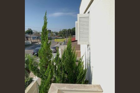 Casa à venda com 200m², 3 quartos e 2 vagas Casa à venda com 200m², 3 quartos e 2 vagasVaranda