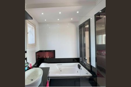 Banheiro de casa à venda com 3 quartos, 200m² em Niterói, Canoas