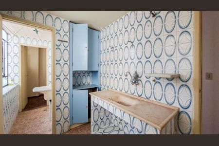 Apartamento à venda com 60m², 2 quartos e sem vaga Apartamento à venda com 60m², 2 quartos e sem vagaCozinha e Área de Serviço