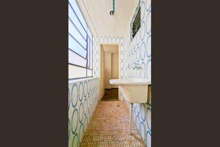 Apartamento à venda com 60m², 2 quartos e sem vaga Apartamento à venda com 60m², 2 quartos e sem vagaCozinha e Área de Serviço