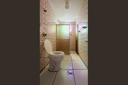 Apartamento à venda com 60m², 2 quartos e sem vaga Apartamento à venda com 60m², 2 quartos e sem vagaBanheiro