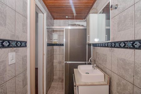 Banheiro de kitnet/studio para alugar com 1 quarto, 38m² em Cristo Redentor, Porto Alegre
