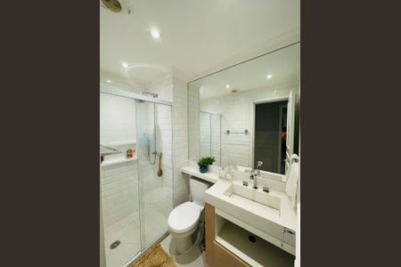Banheiro de apartamento à venda com 2 quartos, 64m² em Jardim Prudência, São Paulo