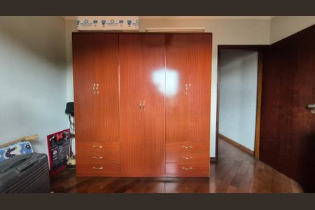 Casa à venda com 259m², 4 quartos e 4 vagas Casa à venda com 259m², 4 quartos e 4 vagasQuarto 3