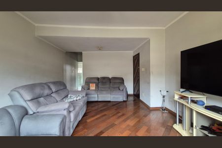 Casa à venda com 259m², 4 quartos e 4 vagas Casa à venda com 259m², 4 quartos e 4 vagasSala