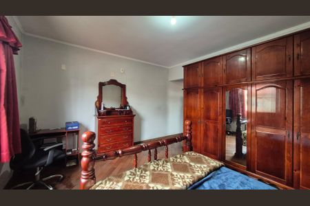 Casa à venda com 259m², 4 quartos e 4 vagas Casa à venda com 259m², 4 quartos e 4 vagasQuarto