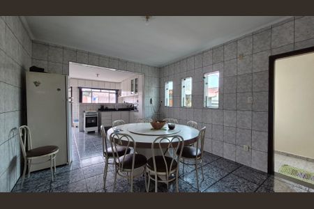 Casa à venda com 259m², 4 quartos e 4 vagas Casa à venda com 259m², 4 quartos e 4 vagasSala de jantar