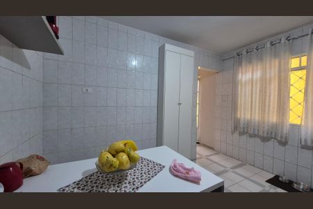 Casa à venda com 259m², 4 quartos e 4 vagas Casa à venda com 259m², 4 quartos e 4 vagasCozinha
