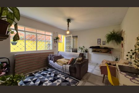 Casa à venda com 259m², 4 quartos e 4 vagas Casa à venda com 259m², 4 quartos e 4 vagasSala - Casa 2