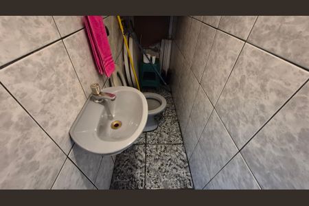 Casa à venda com 259m², 4 quartos e 4 vagas Casa à venda com 259m², 4 quartos e 4 vagasLavabo