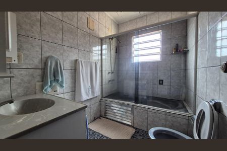 Casa à venda com 259m², 4 quartos e 4 vagas Casa à venda com 259m², 4 quartos e 4 vagasBanheiro