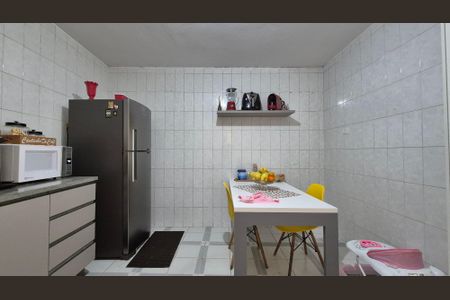 Casa à venda com 259m², 4 quartos e 4 vagas Casa à venda com 259m², 4 quartos e 4 vagasCozinha