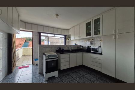 Casa à venda com 259m², 4 quartos e 4 vagas Casa à venda com 259m², 4 quartos e 4 vagasCozinha