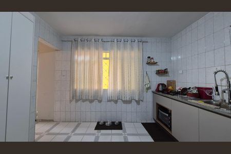 Casa à venda com 259m², 4 quartos e 4 vagas Casa à venda com 259m², 4 quartos e 4 vagasCozinha