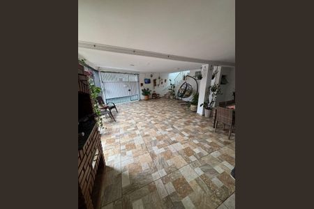 Casa à venda com 183m², 2 quartos e 3 vagas