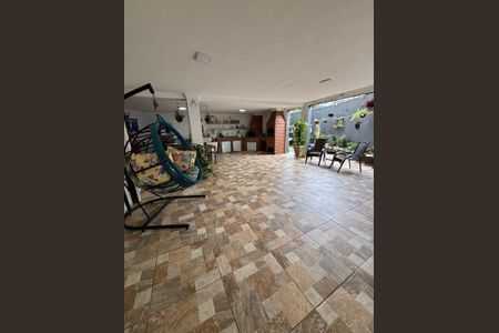 Casa à venda com 183m², 2 quartos e 3 vagas