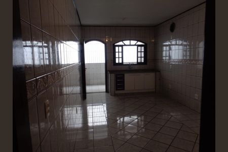 Casa à venda com 129m², 3 quartos e 4 vagas