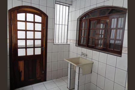 Casa à venda com 129m², 3 quartos e 4 vagas