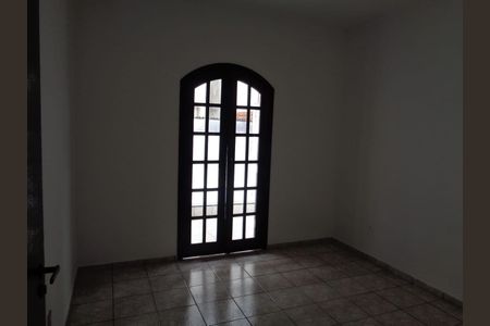 Casa à venda com 129m², 3 quartos e 4 vagas