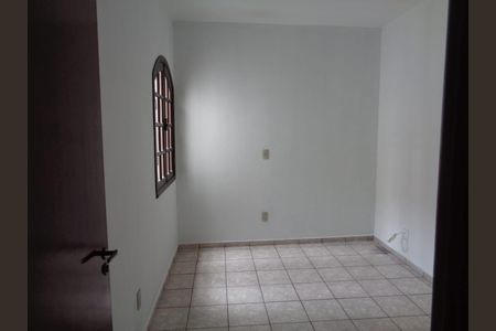 Casa à venda com 129m², 3 quartos e 4 vagas