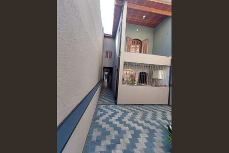 Casa à venda com 129m², 3 quartos e 4 vagas