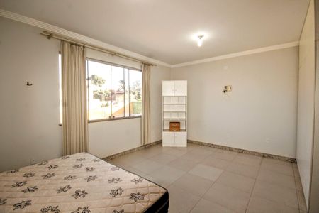 Casa à venda com 390m², 5 quartos e 6 vagasquarto 1