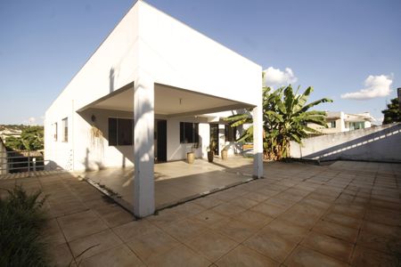Casa à venda com 390m², 5 quartos e 6 vagasgaragem