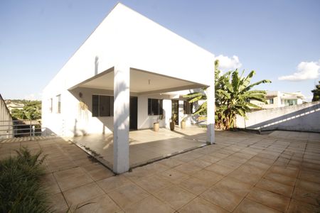 Casa à venda com 390m², 5 quartos e 6 vagasgaragem