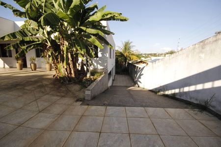 Casa à venda com 390m², 5 quartos e 6 vagasquintal