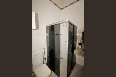 Casa à venda com 390m², 5 quartos e 6 vagasbanheiro 1