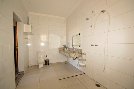 Casa à venda com 390m², 5 quartos e 6 vagasbanheiro 3