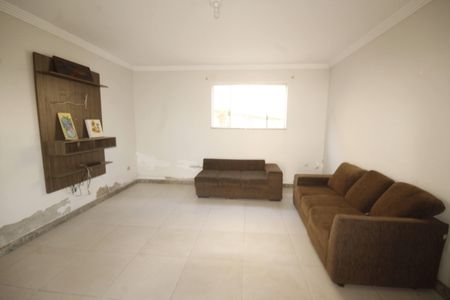 Casa à venda com 390m², 5 quartos e 6 vagassala 2